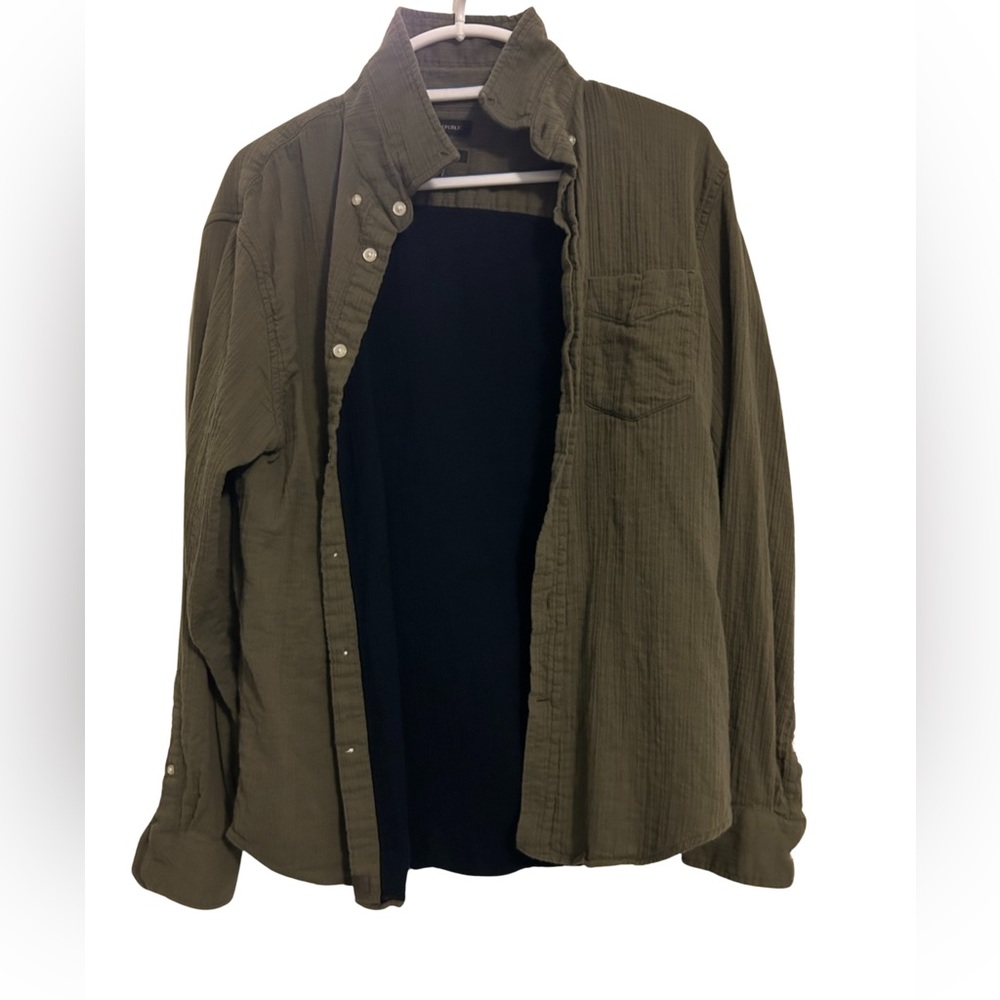 Untucked Slim fit 100% cotton